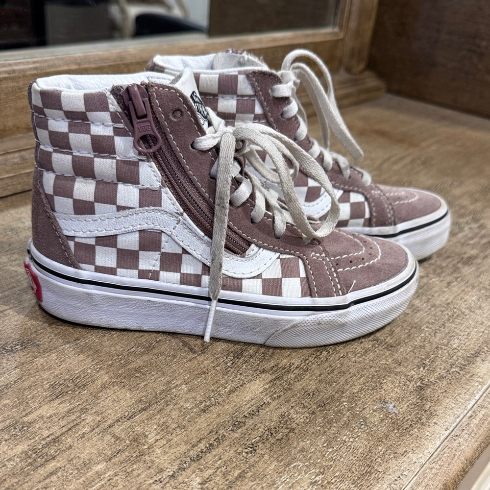 Vans High-Top Checkerboard Sneakers - Mauve & White